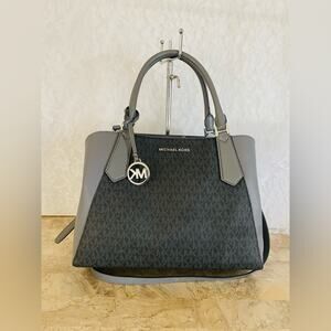 MICHAEL KORS logo black gray crossgrain leather crossbody shoulder bag satchel